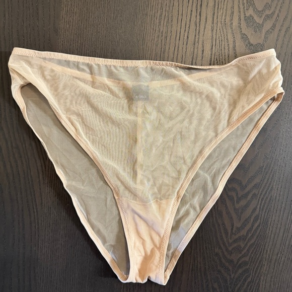 CUUP Balconette Bra Set in Sand - Picture 8 of 11